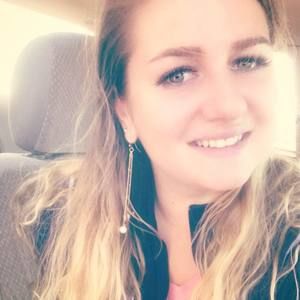 Meet your Posher, Lora